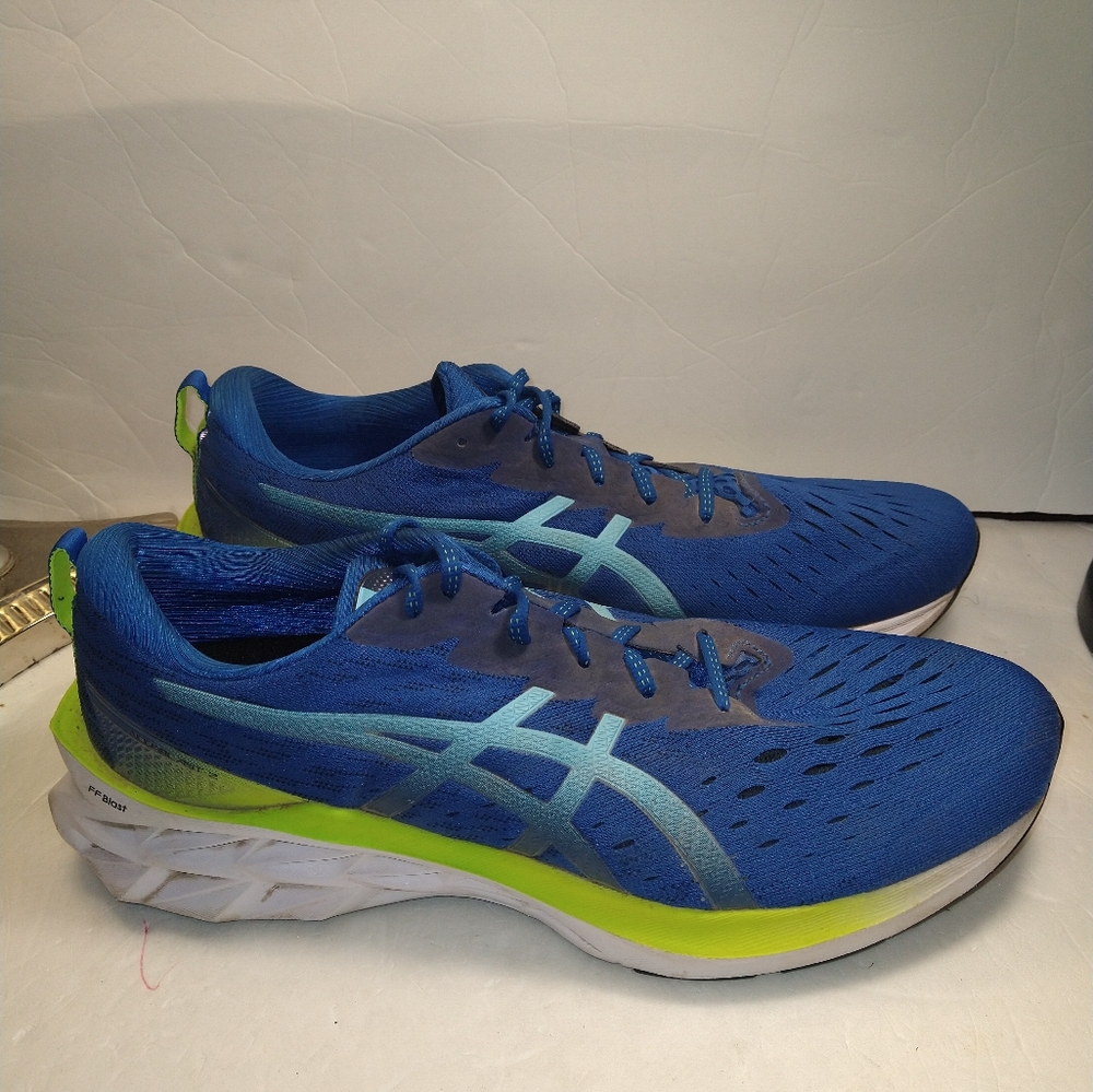 Asics Novablast 2 Athletic Training Running Shoes Men's sz 15